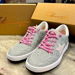 Vintage Havana Sz 8.5. Worn only one time!!!